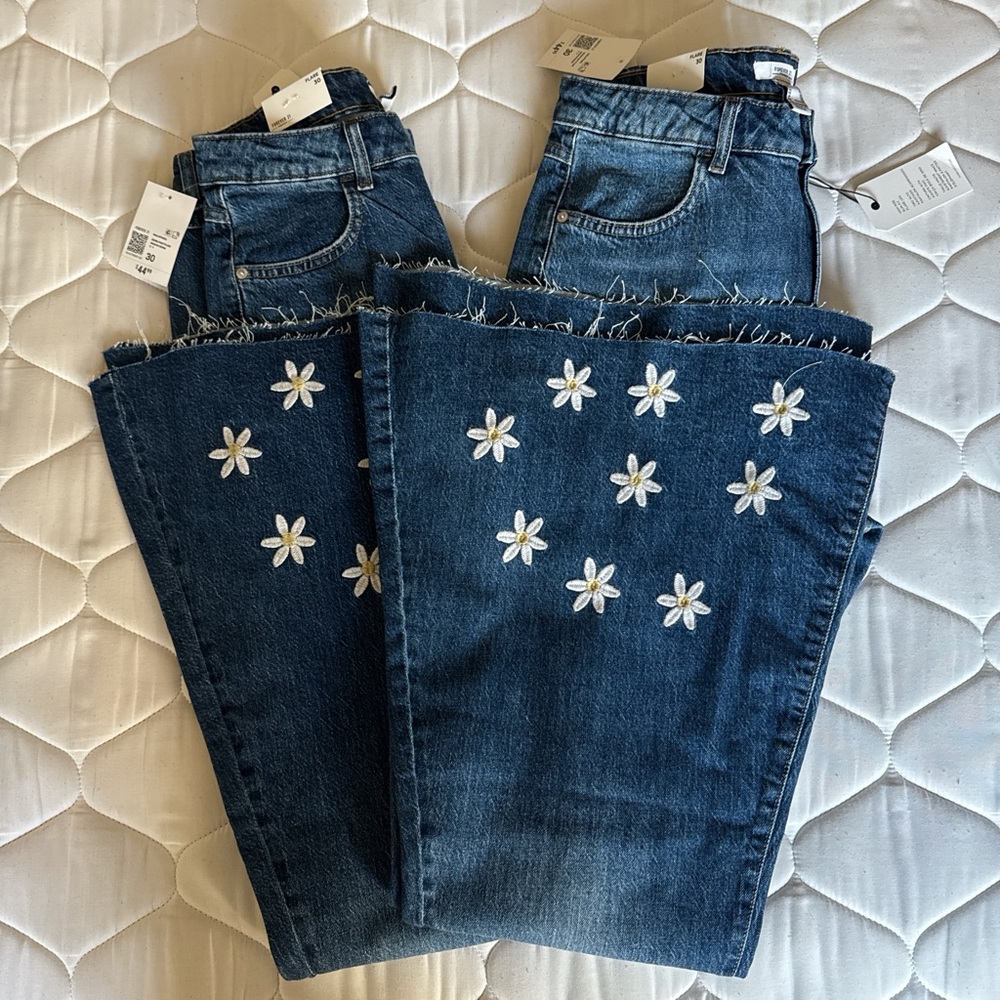 Flare pants with embroidered floral pattern bundle